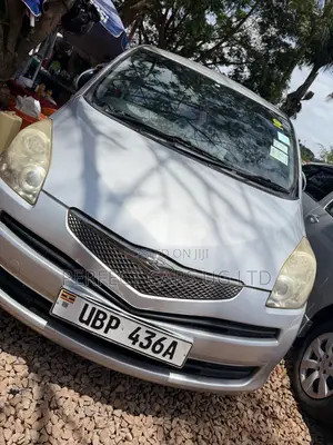 Toyota Ractis 1.5 AWD 2008 Silver