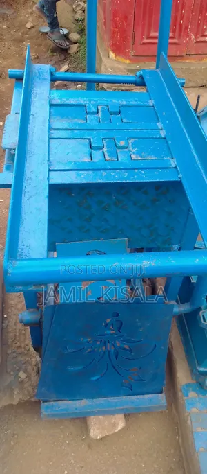 Hollow Block Machine