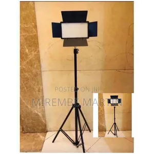 Led Power Pro 800 + Battery +Tripod + Charger