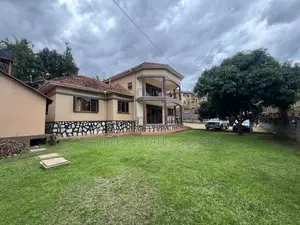 5bdrm House in Kyambogo, Central Division for sale