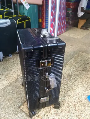 Noble Suitcase. Small ( Black)