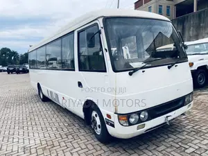 Mitsubishi Fuso Rosa 2011 White