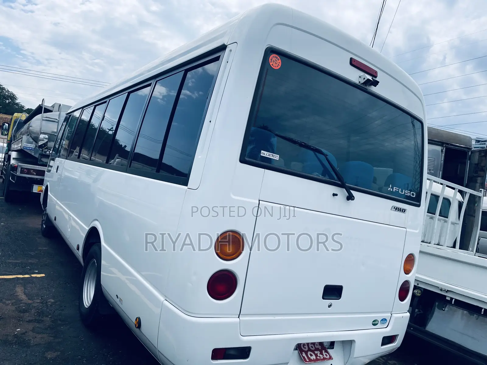 Mitsubishi Fuso Rosa 2016 White