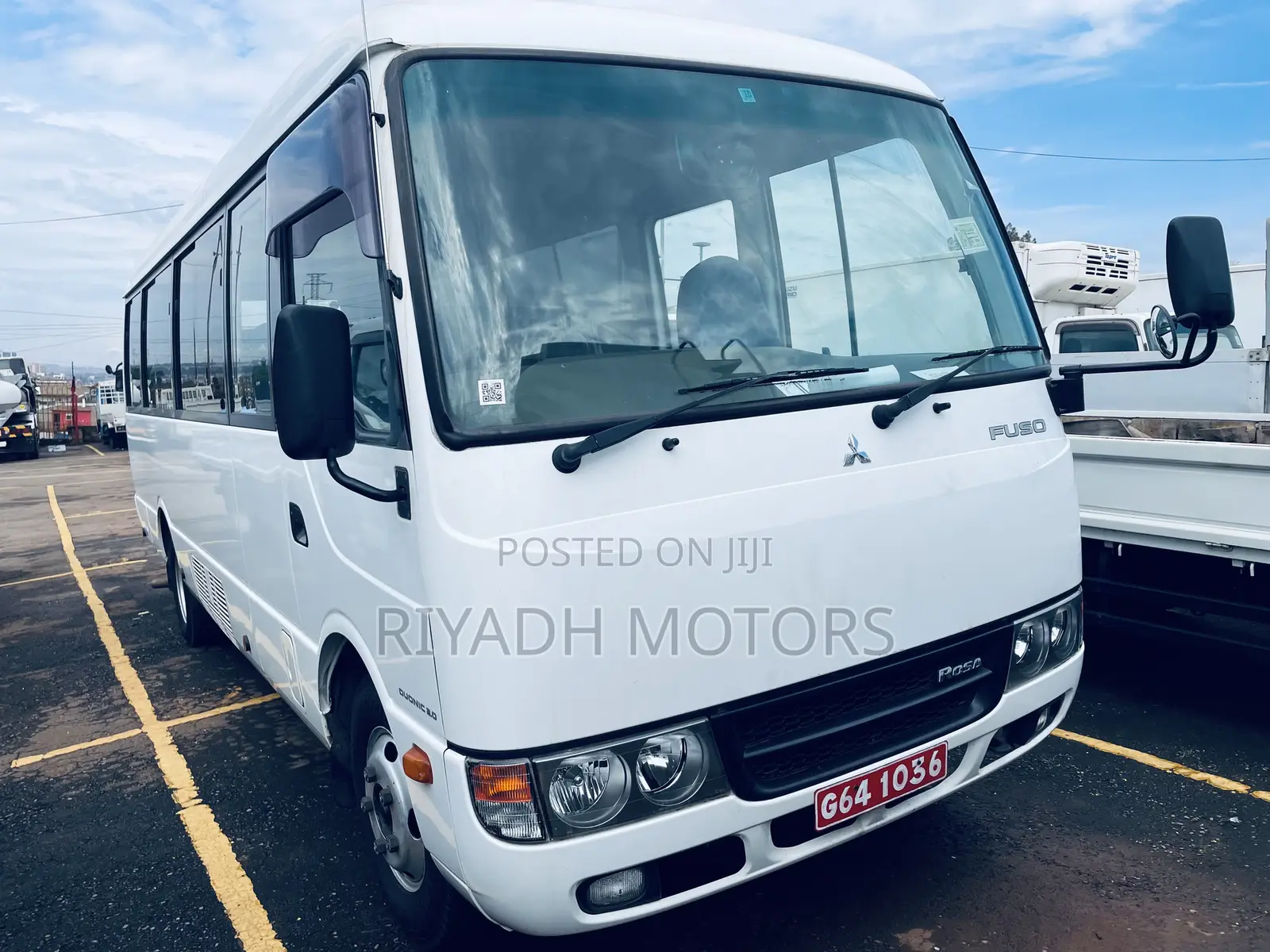 Mitsubishi Fuso Rosa 2016 White