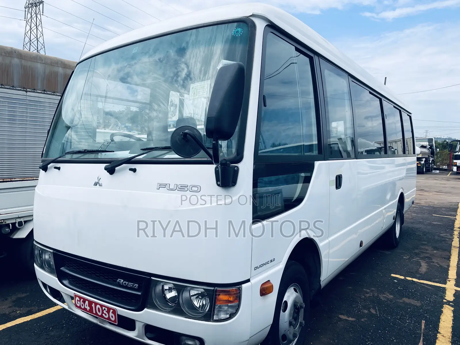 Mitsubishi Fuso Rosa 2016 White