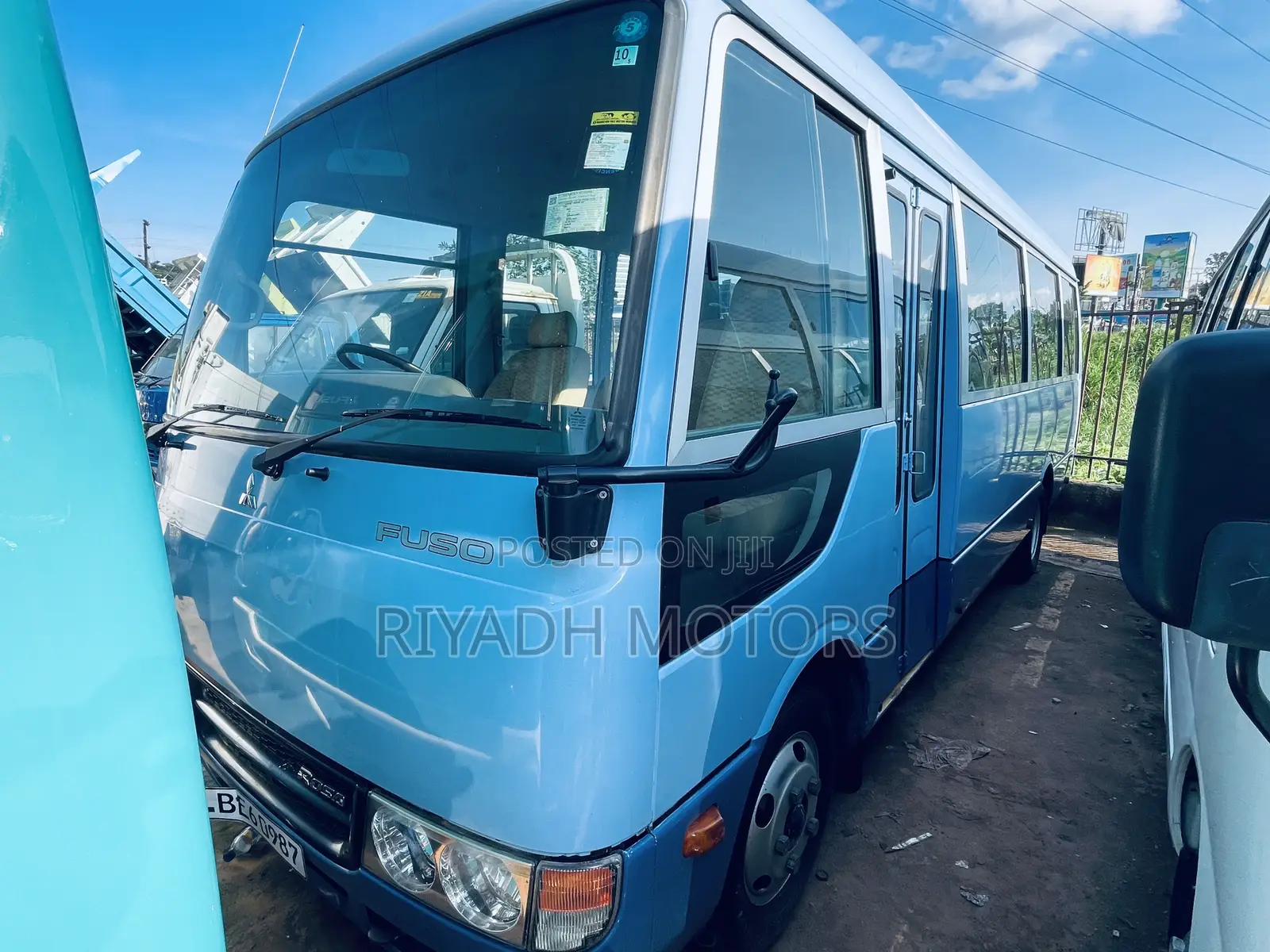 Mitsubishi Fuso Rosa 2016 Green