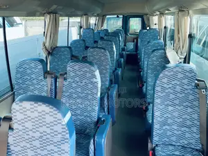 Mitsubishi Fuso Rosa 2016 Green