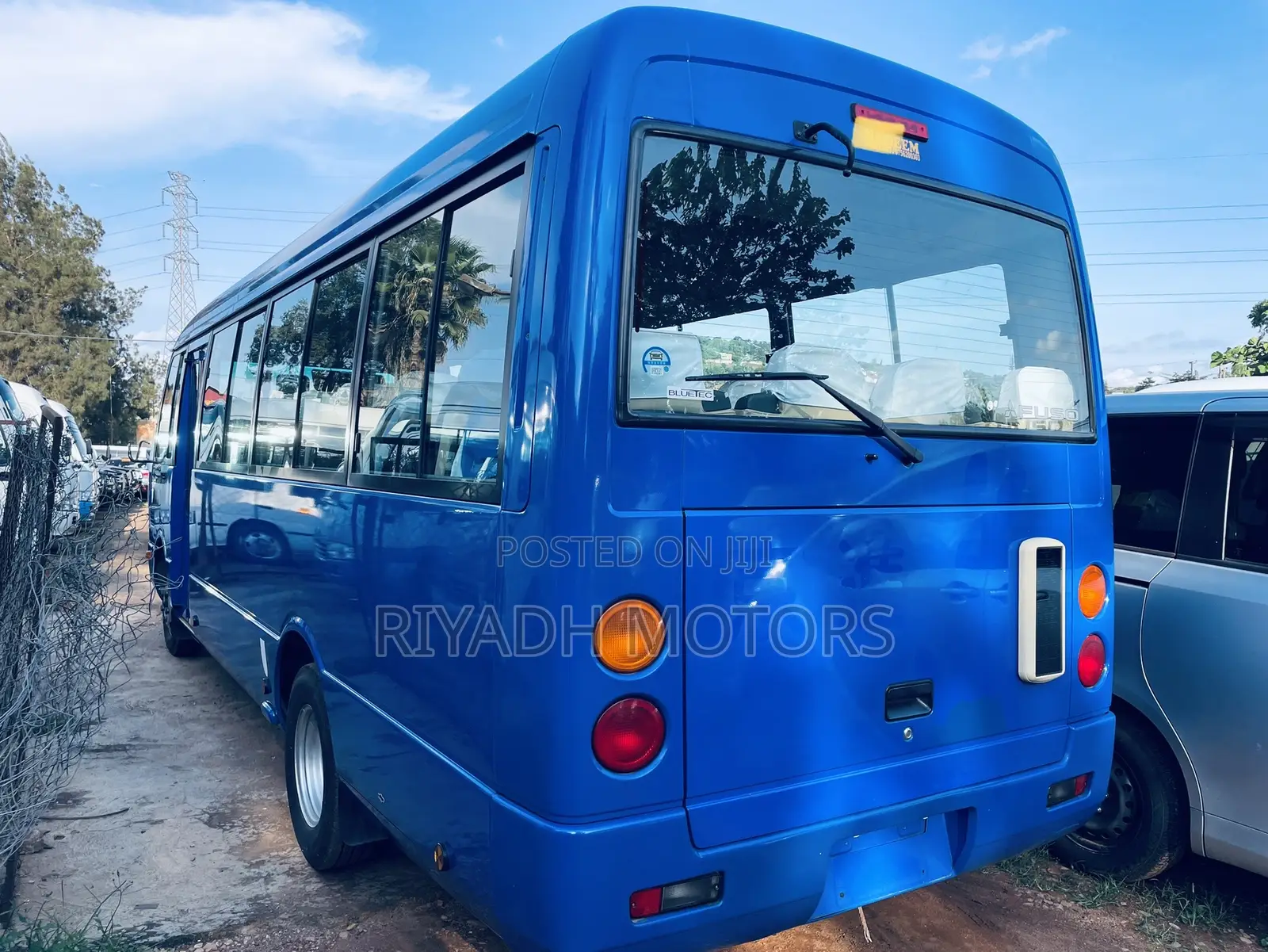 Mitsubishi Fuso Rosa 2013 Blue