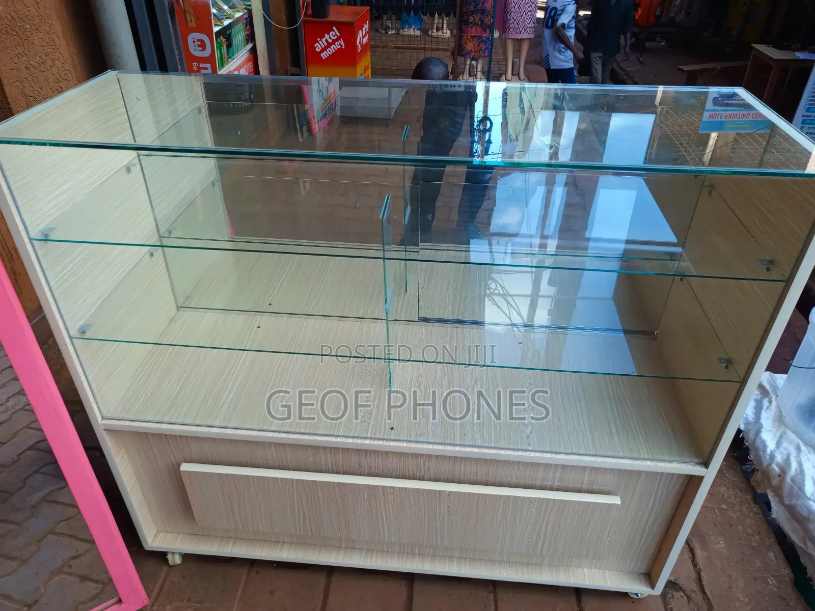 Phone Glass Counter