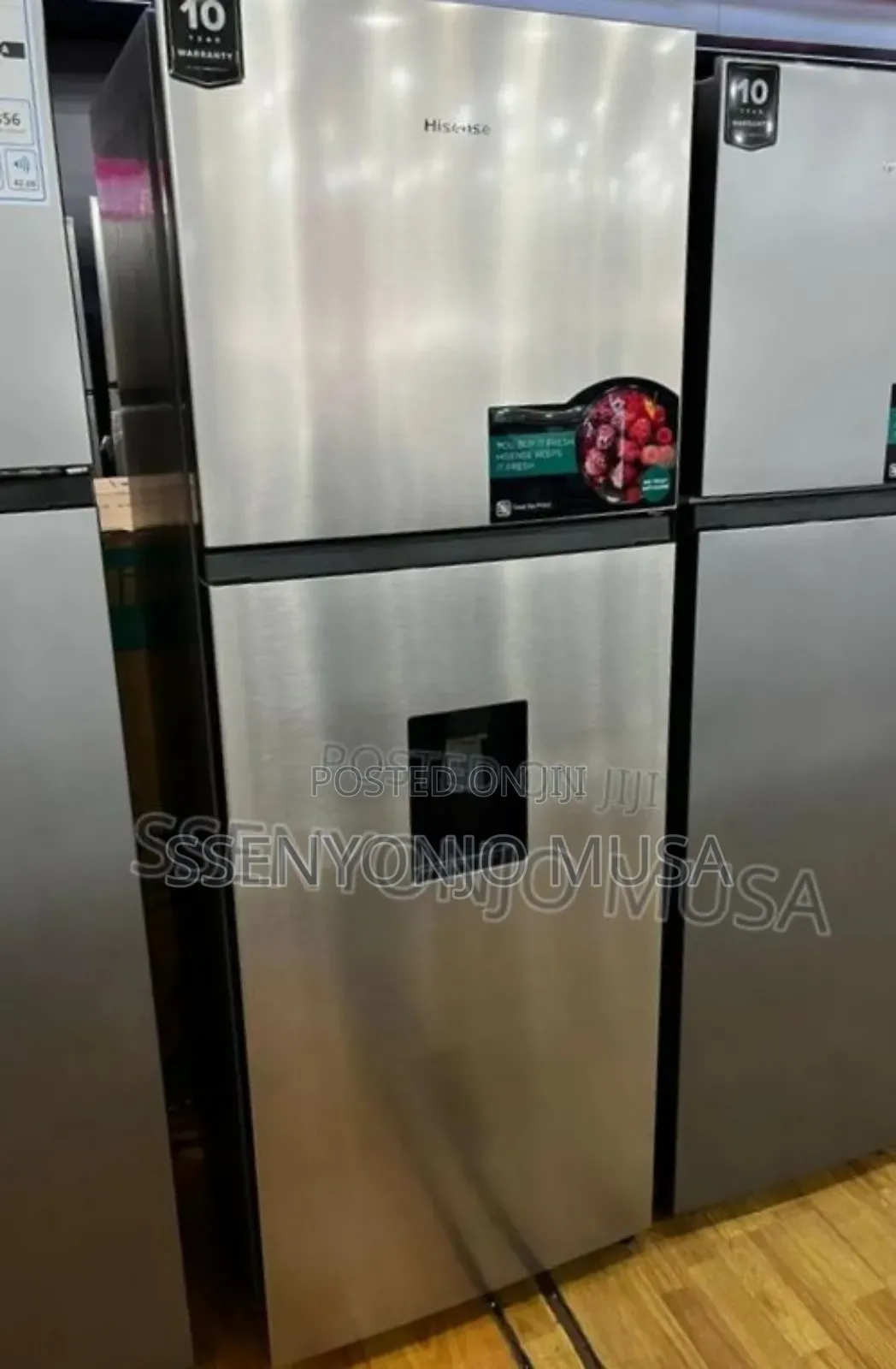 Hisense 419l 2-Door Fridge With Water Dispenser