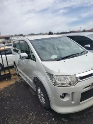 Mitsubishi Delica 2012 White