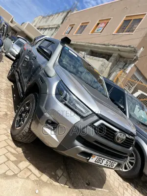 Toyota Hilux 2019 Silver