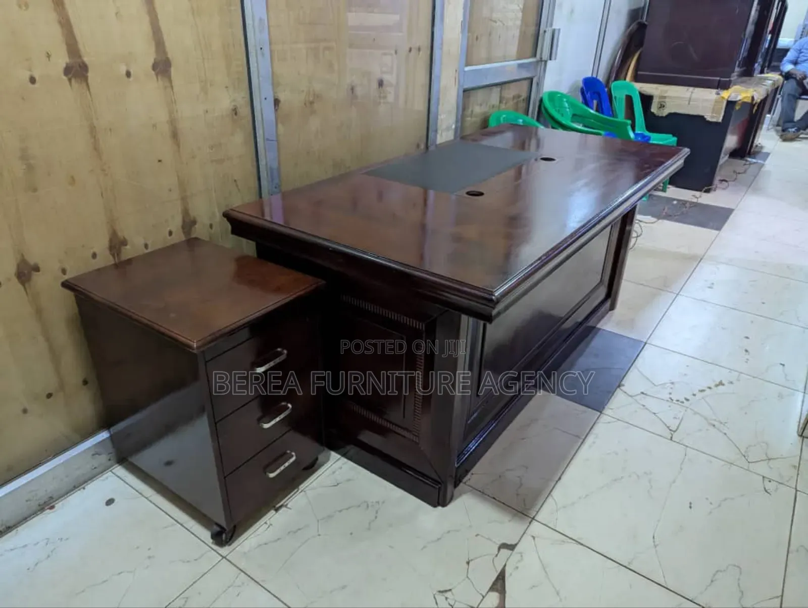 Executive Office Desk 1.8 Meters