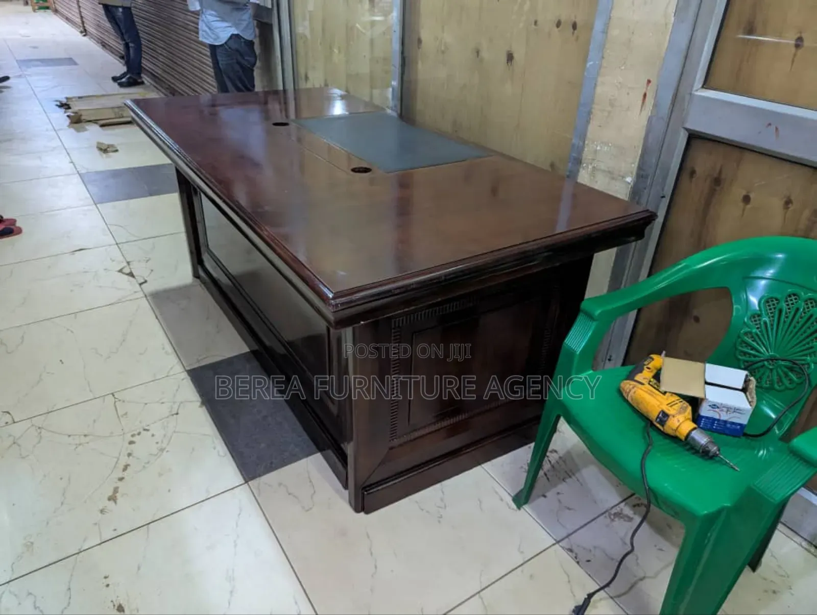 Executive Office Desk 1.8 Meters