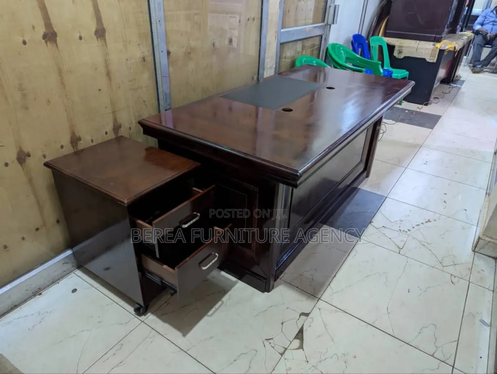 Executive Office Desk 1.8 Meters