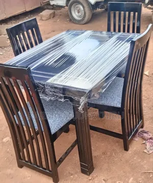 Furniture/Dinning Table 4seater