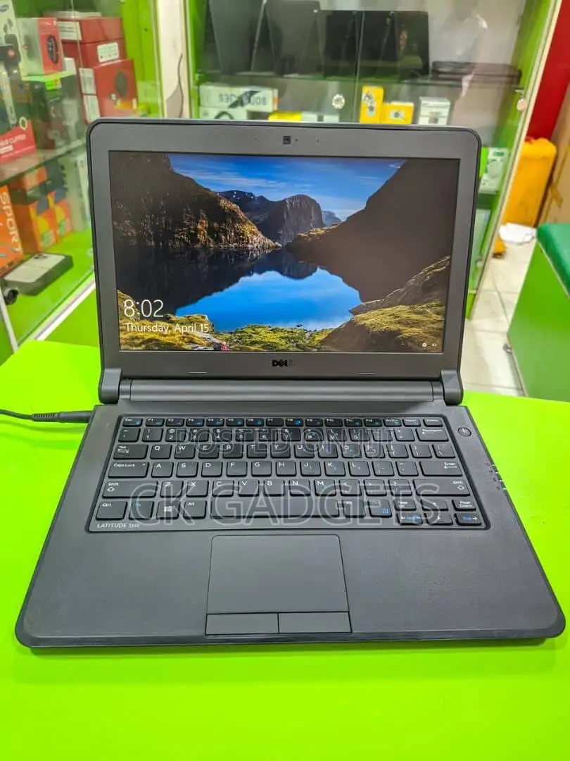 New Laptop Dell Latitude 13 3340 8GB Intel Core I5 HDD 500GB
