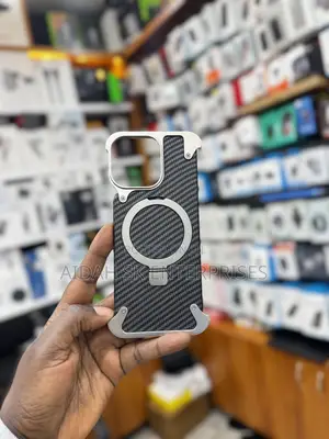 Movenchy Metalic Case 15 Promax Black