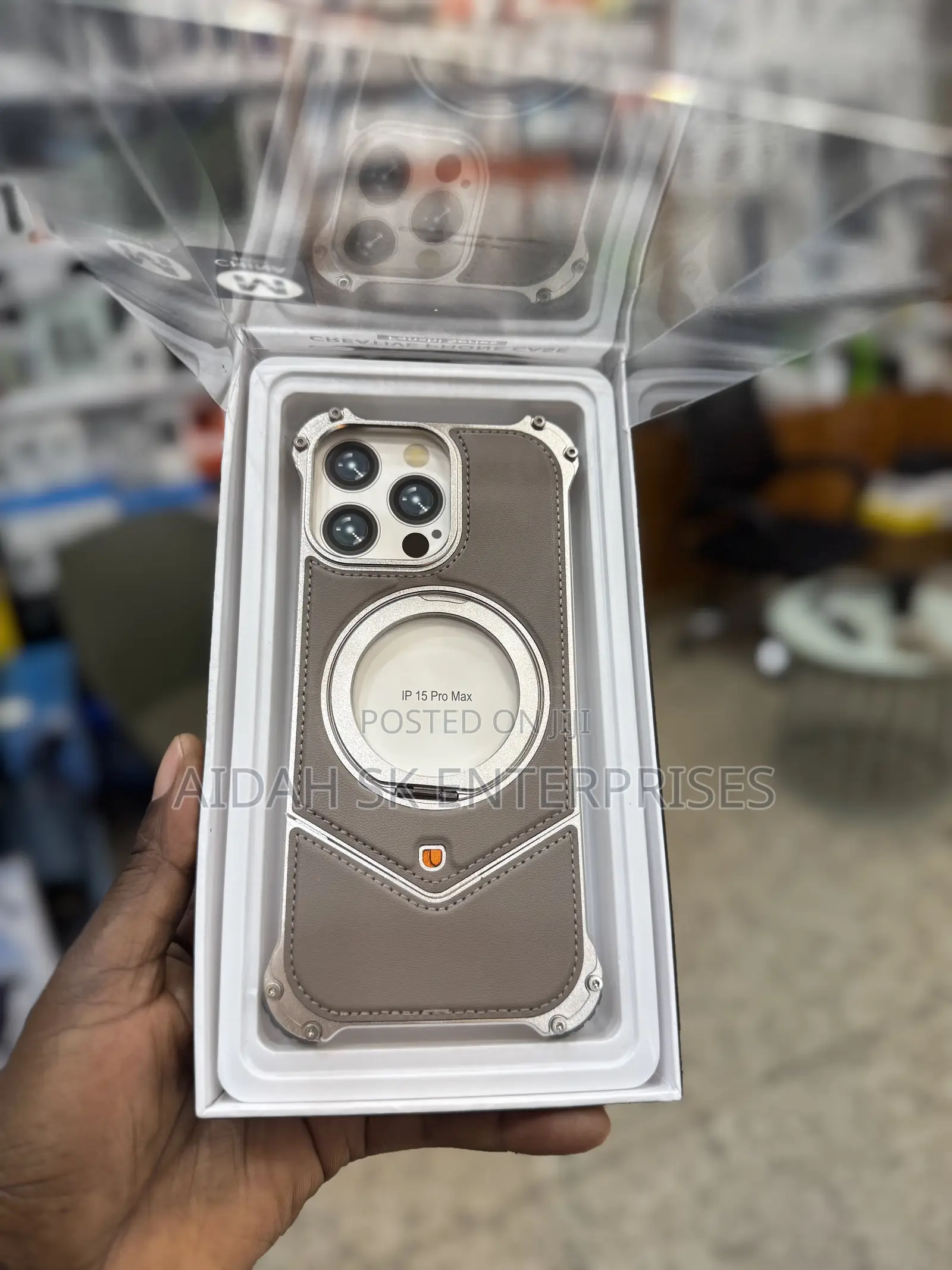 Movenchy Phone Case for 15 Promax Gray