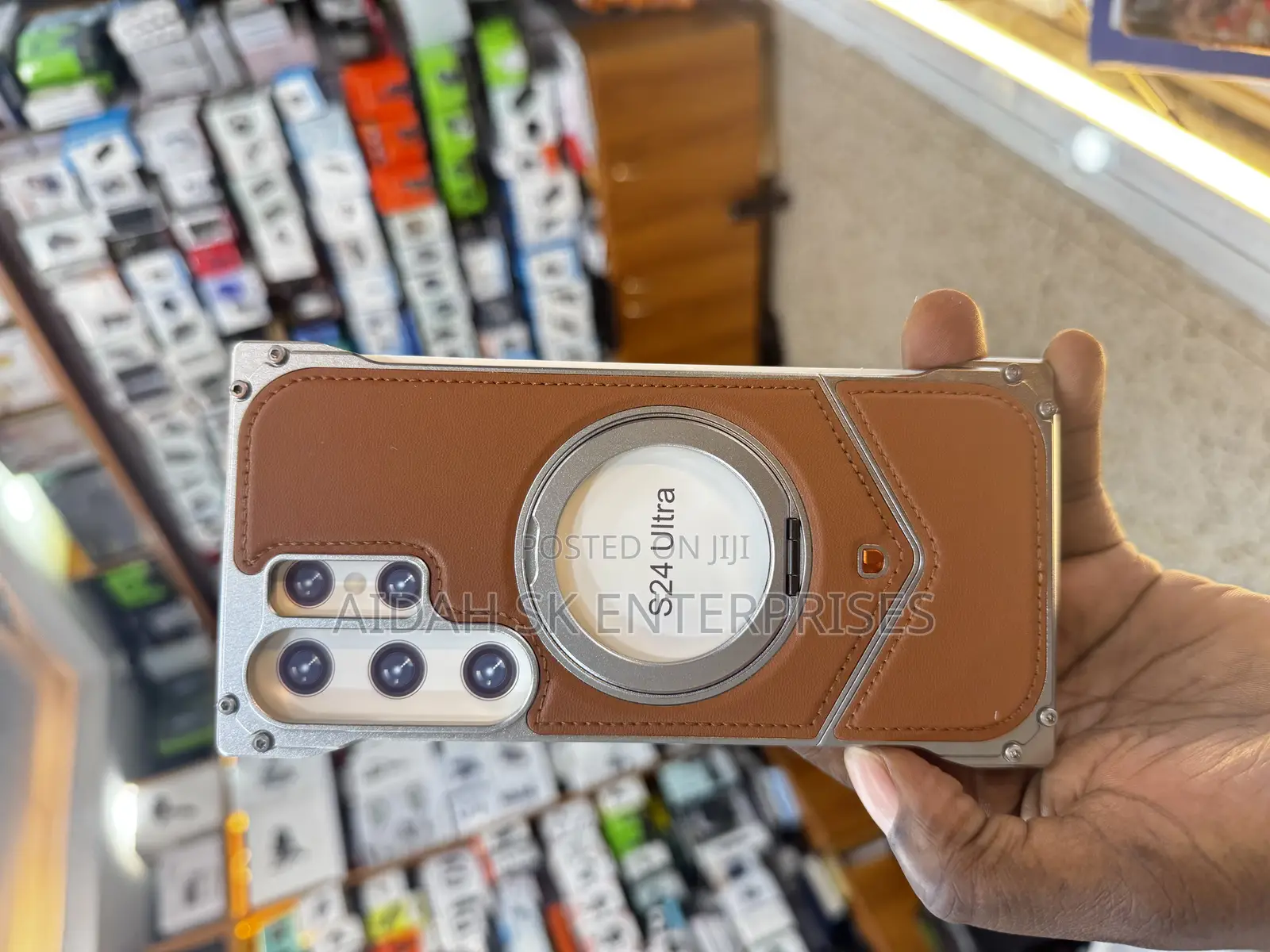 Movenchy Creative Case for S24 Ultra Brown