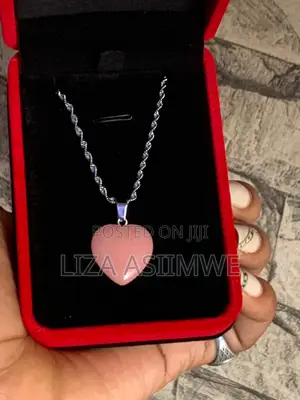 Heart Shaped Sea Pink Necklace