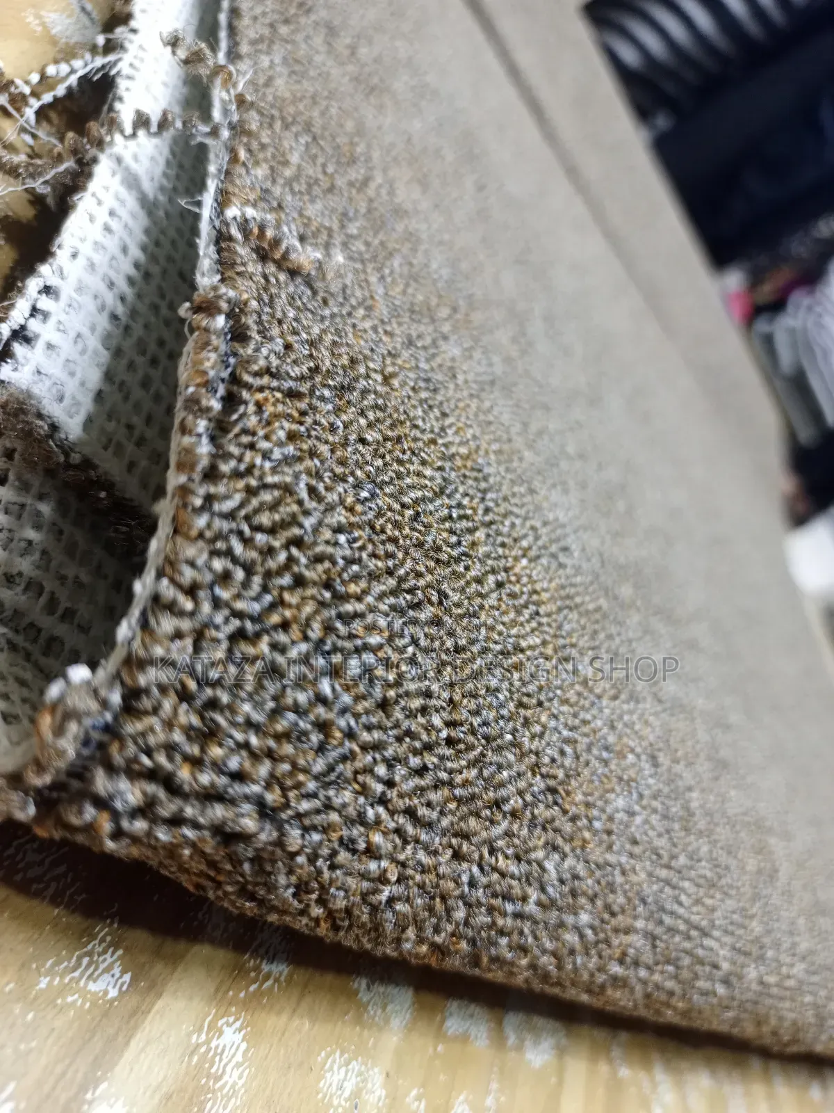 Multiple Brown Home Use Woolen Carpet