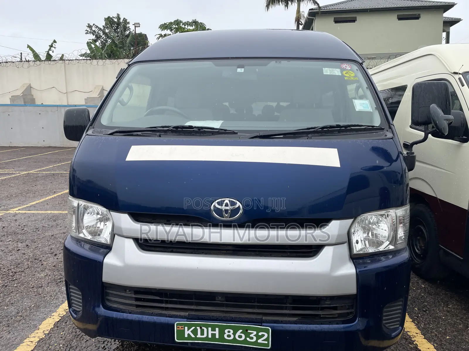 Toyota Grand HiAce 2016 Blue