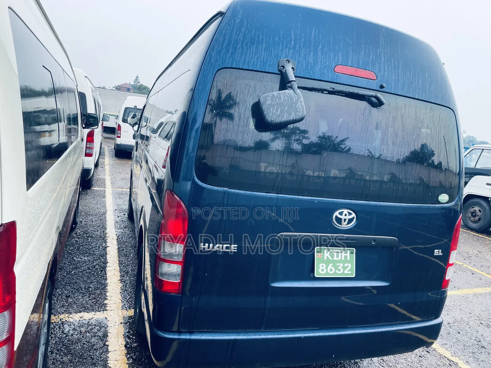 Toyota Grand HiAce 2016 Blue