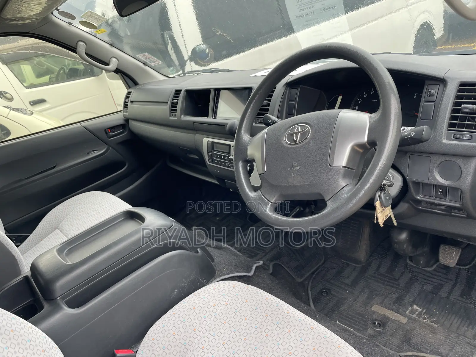 Toyota Grand HiAce 2016 Blue
