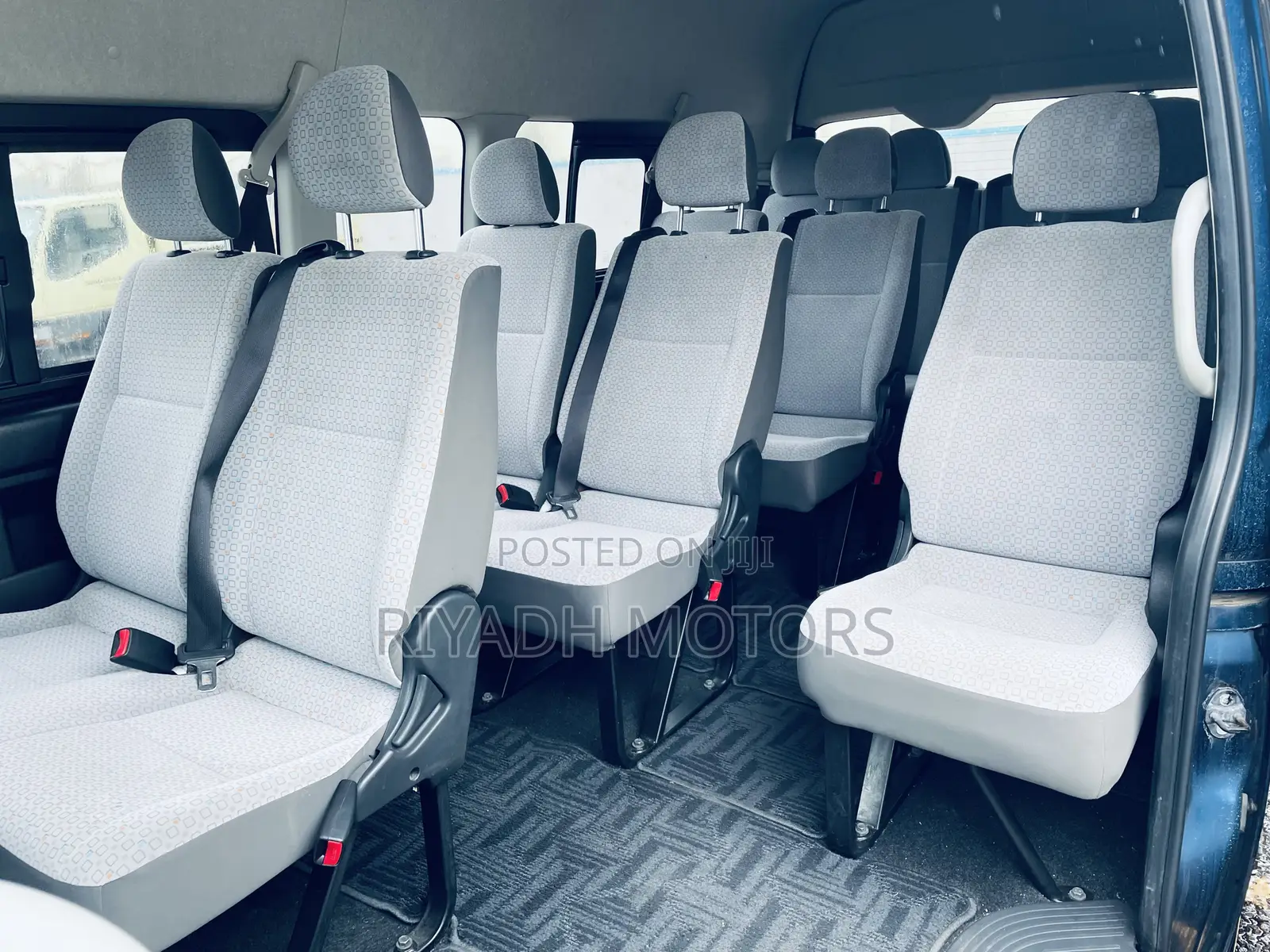 Toyota Grand HiAce 2016 Blue