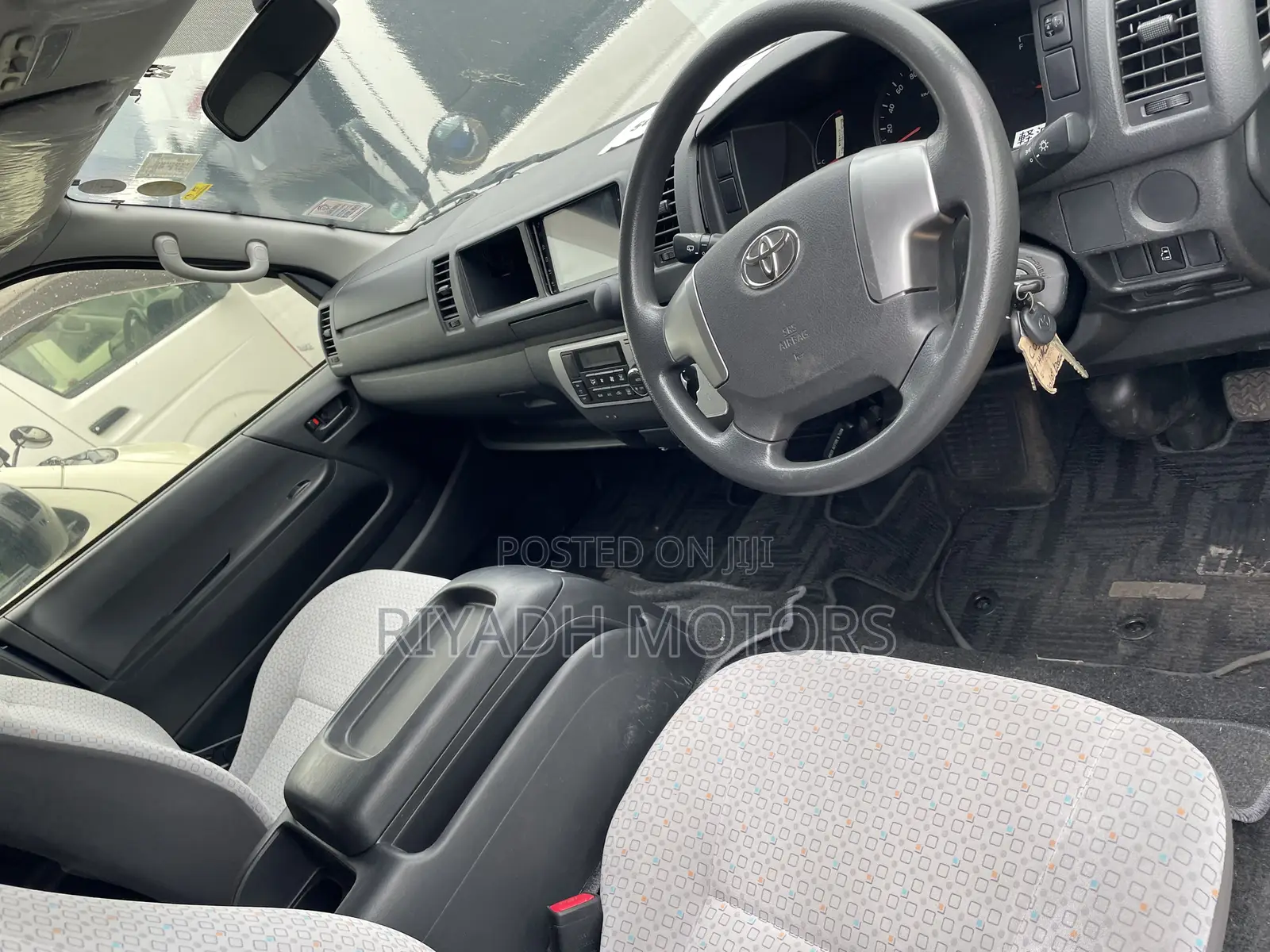 Toyota Grand HiAce 2016 Blue