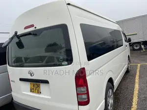 Toyota HiAce 2015 White