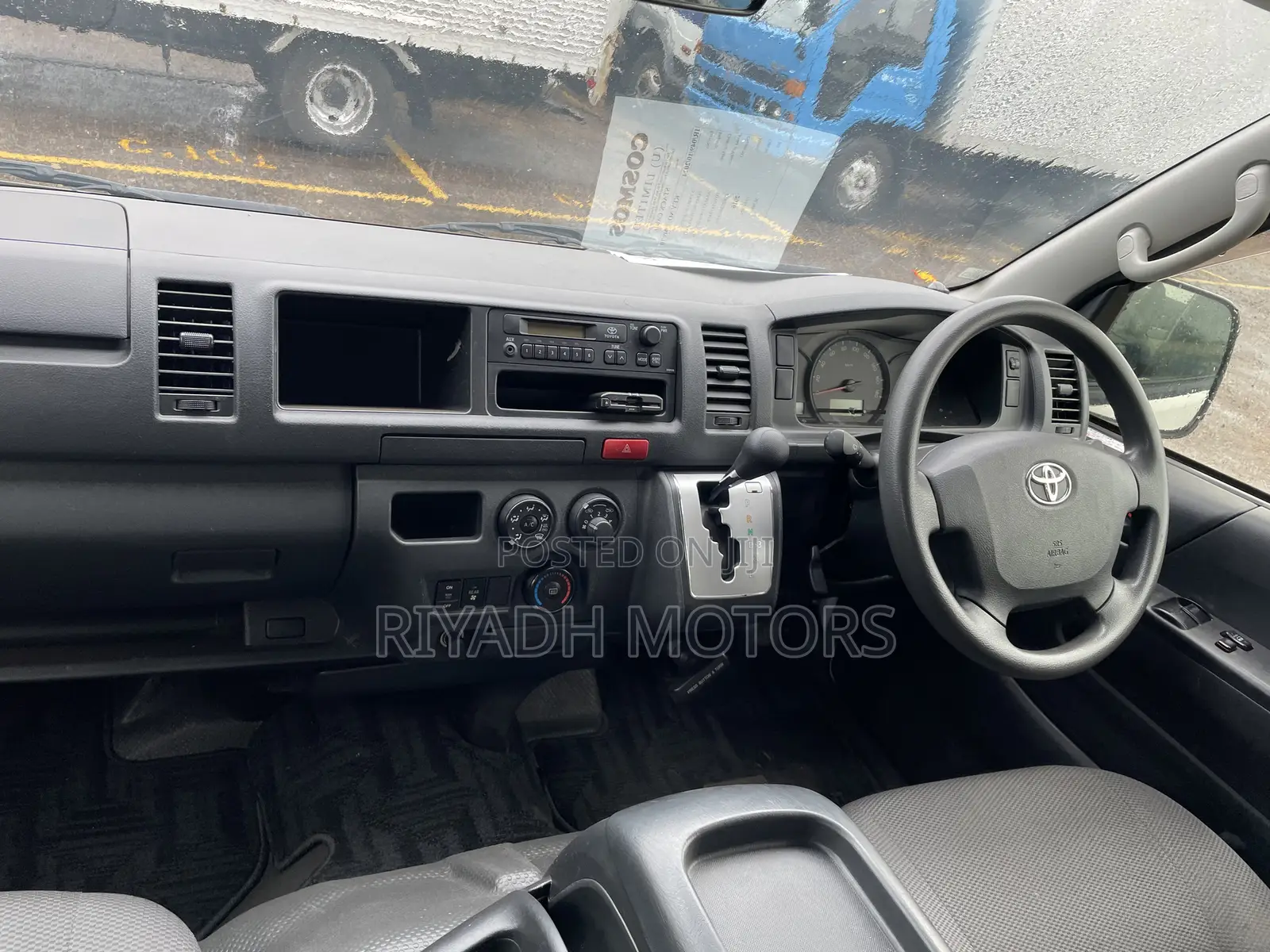 Toyota HiAce 2015 White