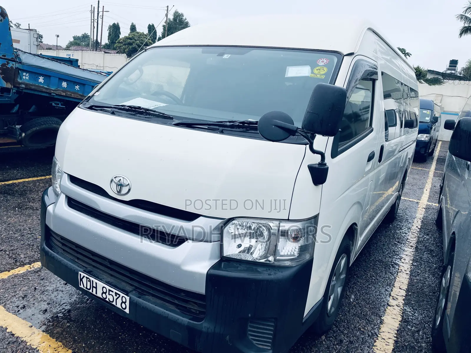 Toyota HiAce 2015 White