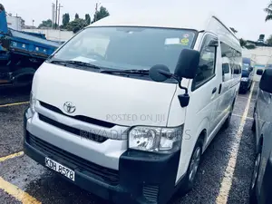 Toyota HiAce 2015 White