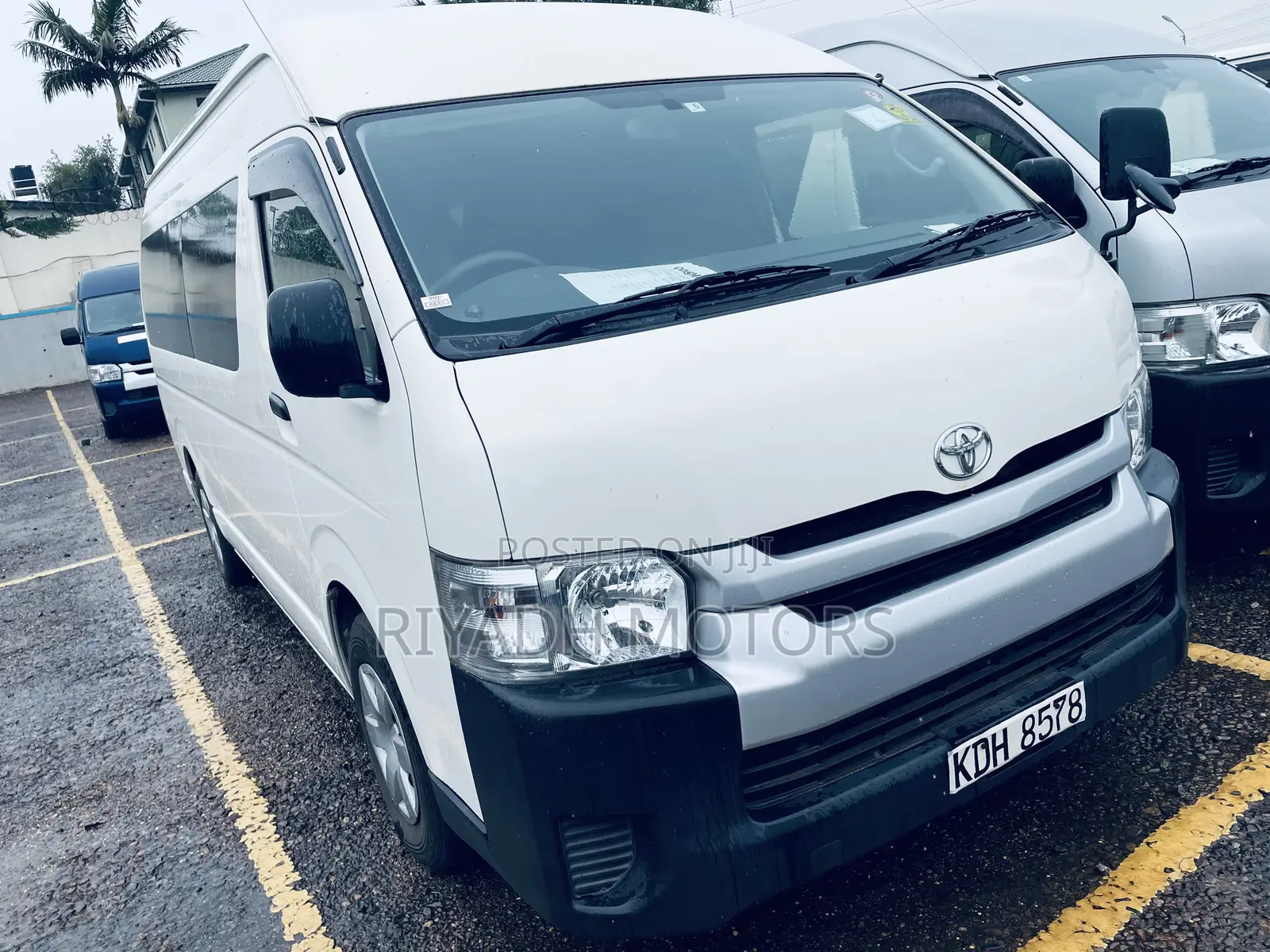 Toyota HiAce 2015 White