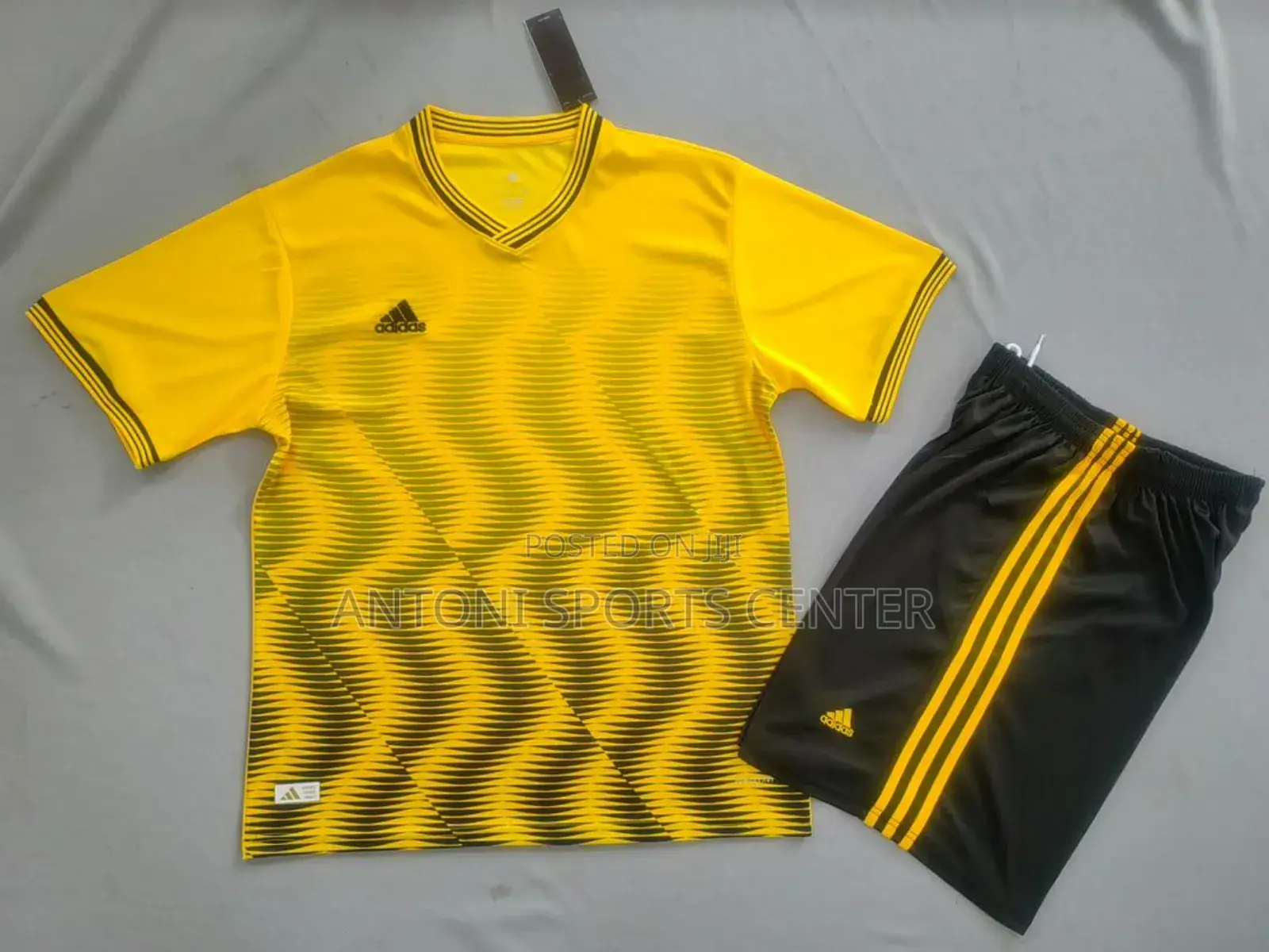 Yellow Plain Nike