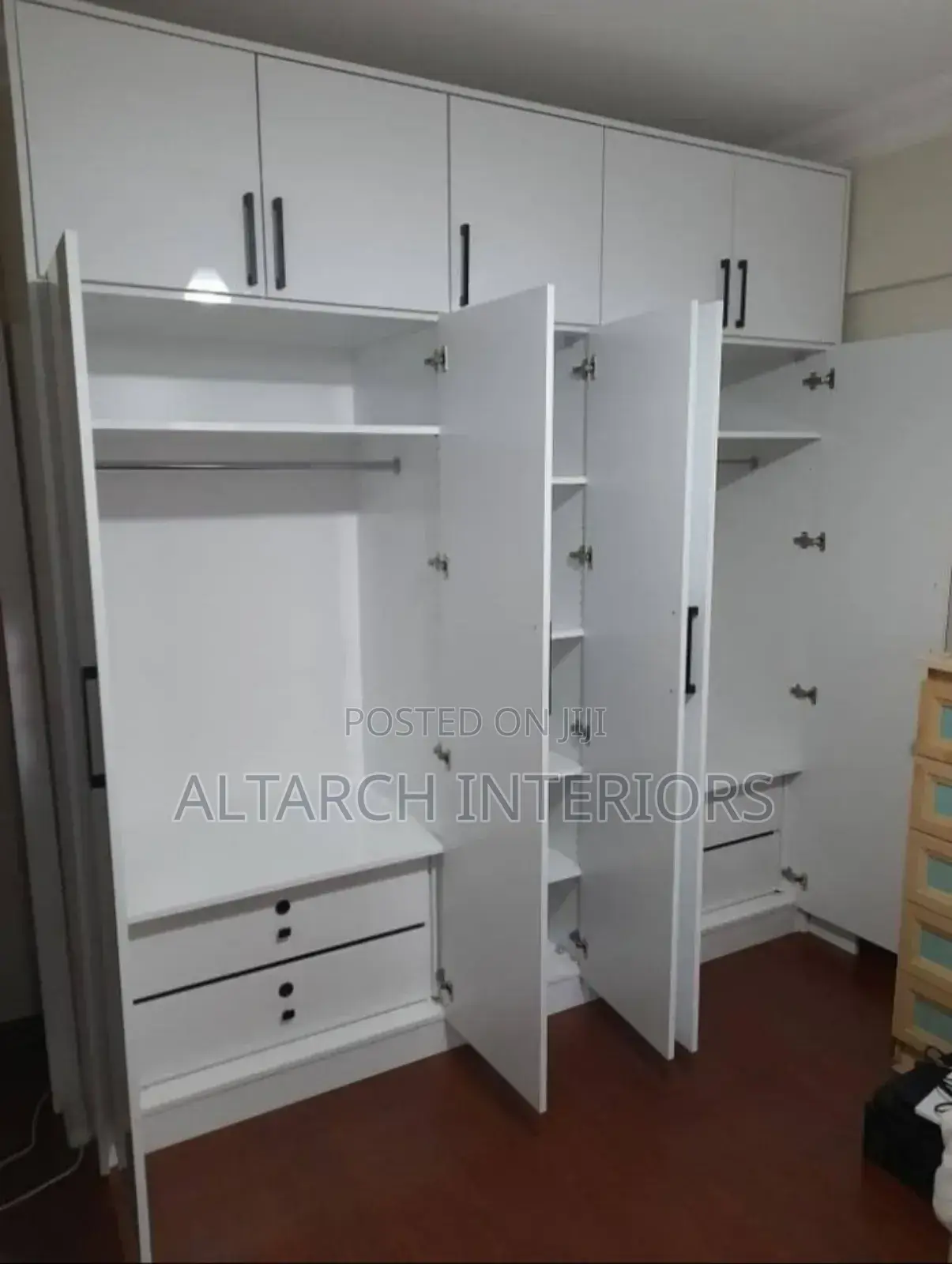 Inbuilt Wardrobe