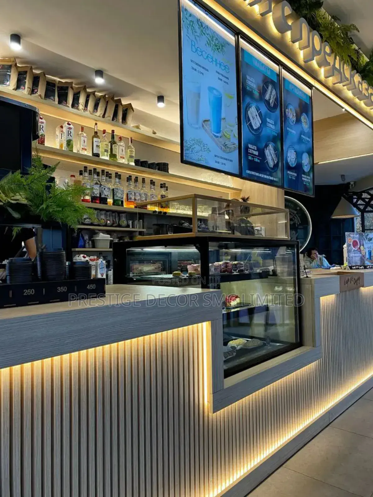 Bar and Cafe Desk