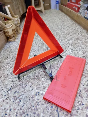 The Reflective Warning Triangle / Triangle Reflector