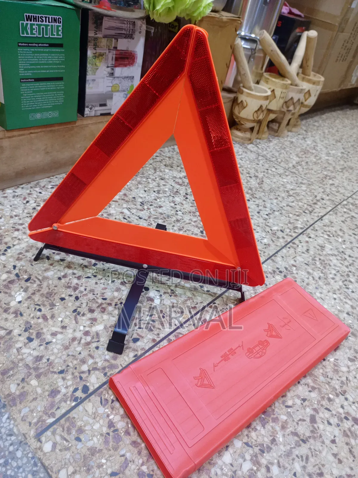 The Reflective Warning Triangle / Triangle Reflector