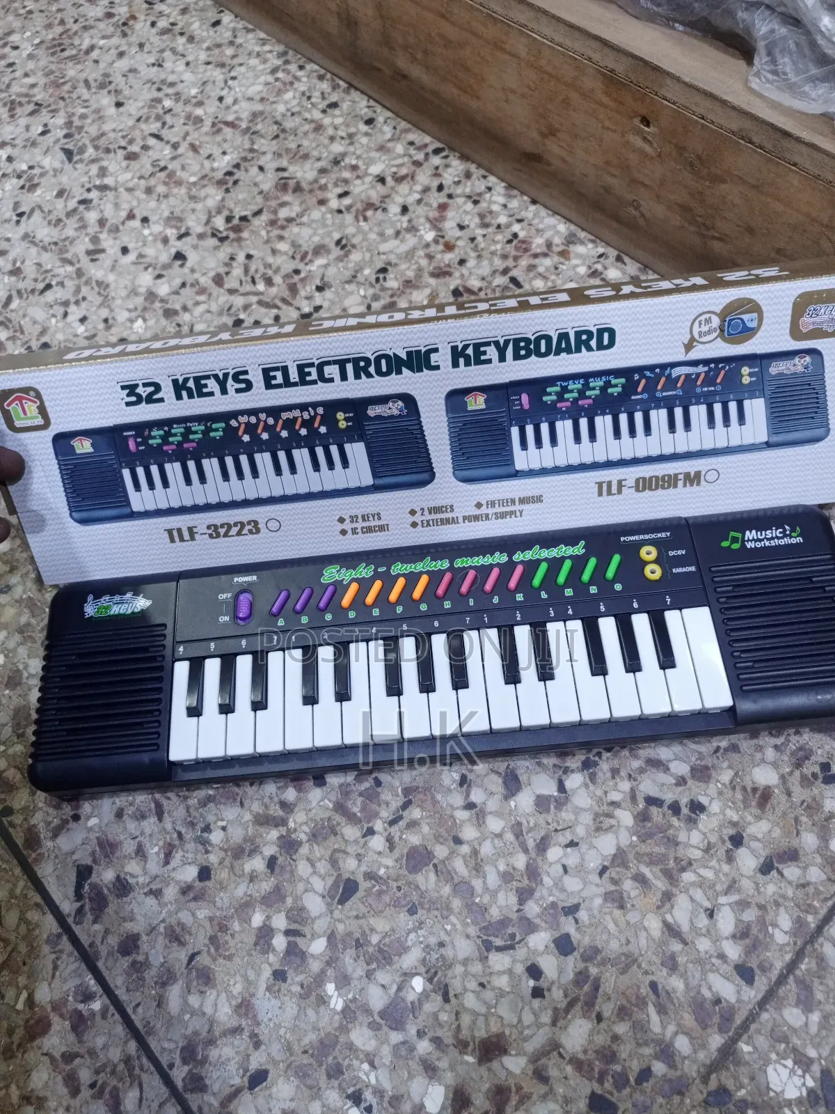 32-Key Electronic Keyboard