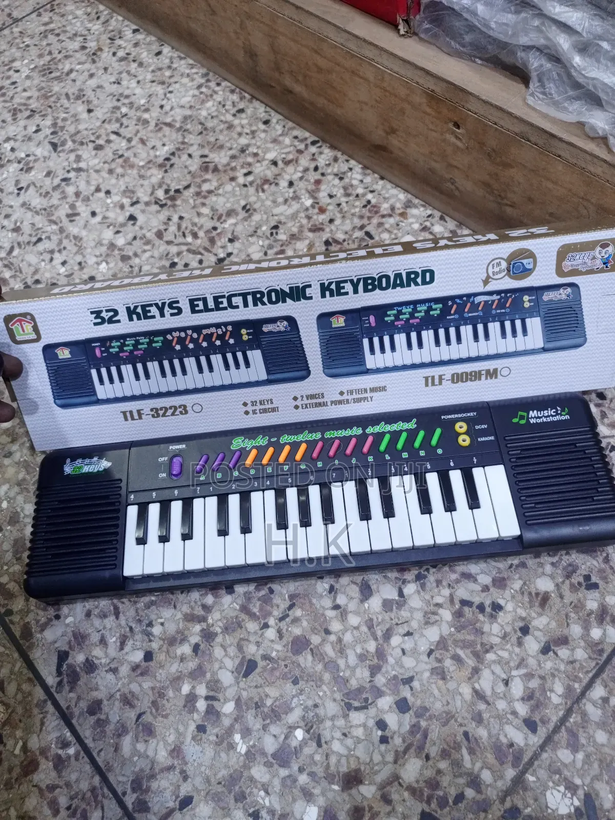32-Key Electronic Keyboard