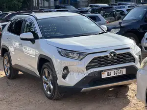 Toyota RAV4 2020 White