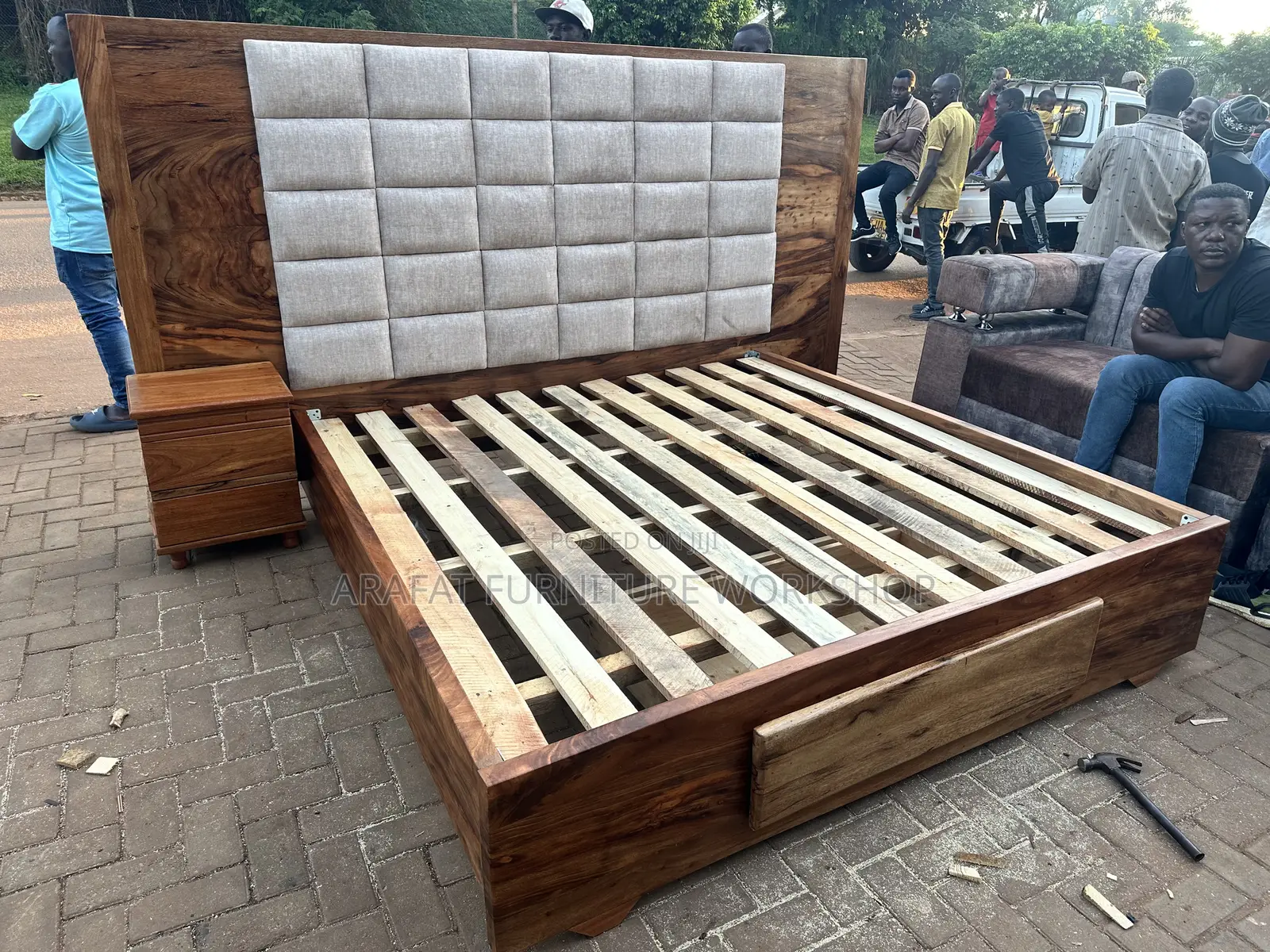Modern Mugavu Puzzle Solid Bed