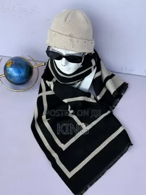 Lv Knit Scarf