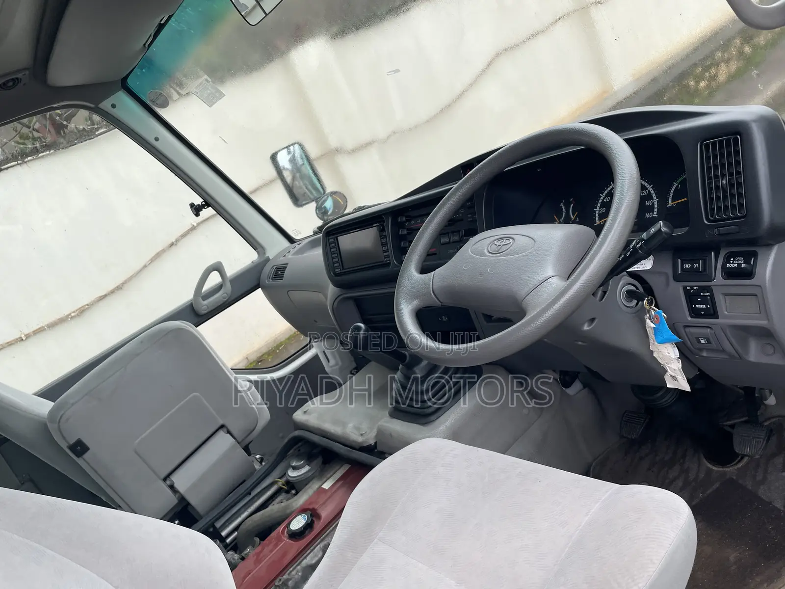 Mitsubishi Fuso Rosa 2011 Green