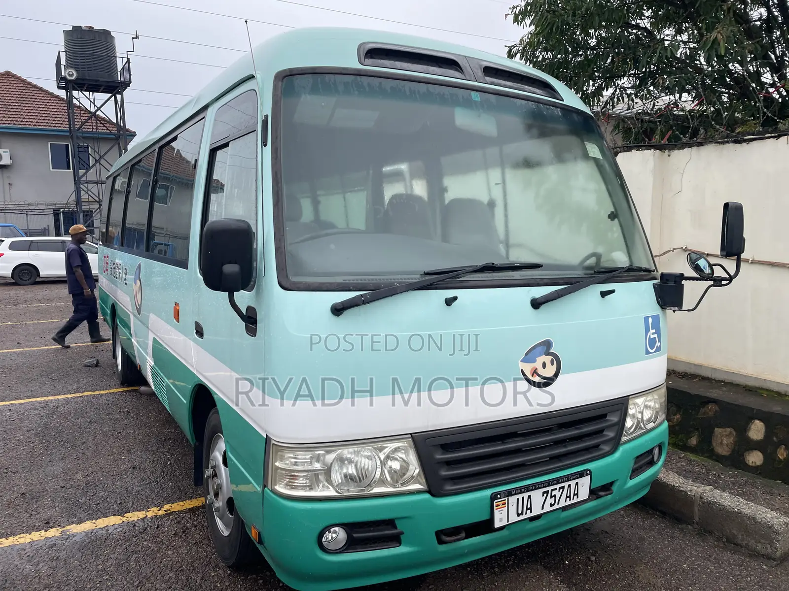 Mitsubishi Fuso Rosa 2011 Green