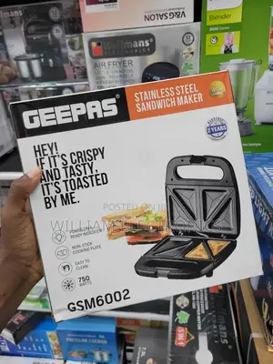 Geepas Sandwich Maker - Gsm6002 - Black