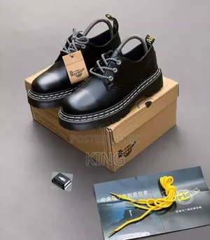 Dr. Martens Nero Shoes